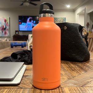 Never been used slm water bottle